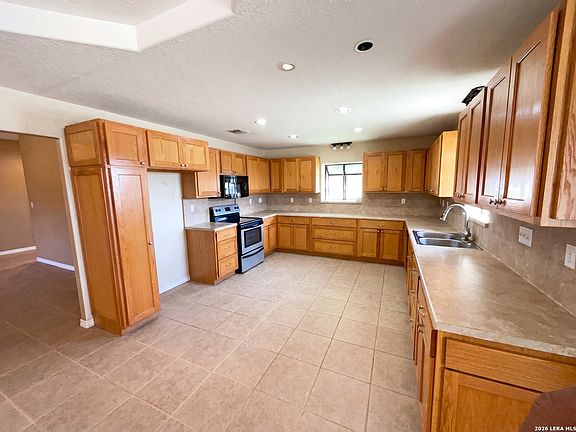 3rd image of 1014 Avenue I