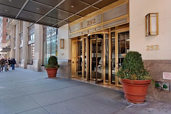 Rented by Corcoran | media 17