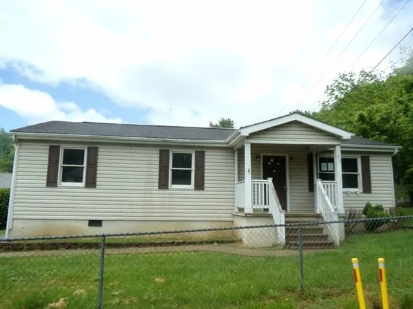 13 Meadow Ln, Huntington, WV 25704