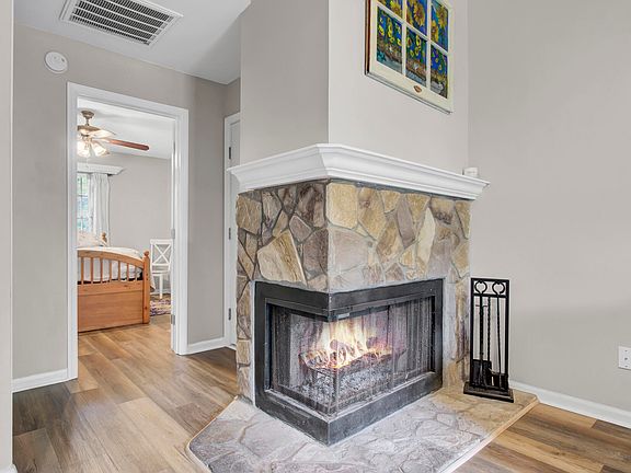 4th image of 125 Susan Dr #A-b