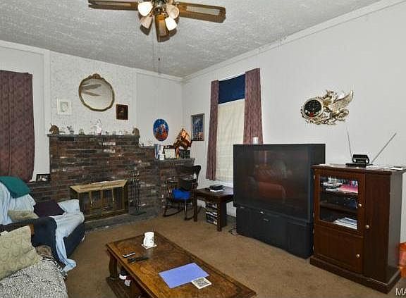 4th image of 1944 Forest Ave