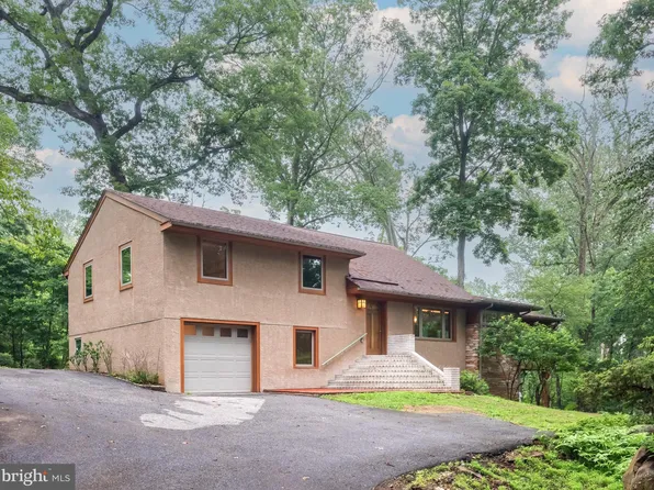 54 Grist Mill Rd, Glen Mills, PA 19342