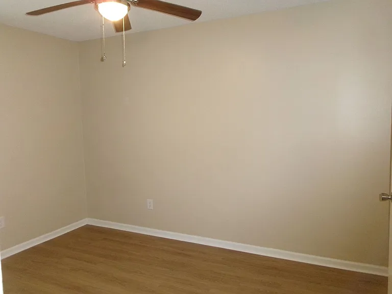 4346 Oak St #D — Photo 11