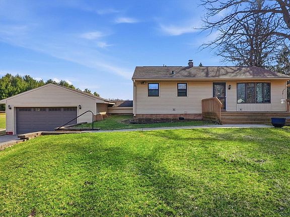 2nd image of N9376 East Shore ROAD