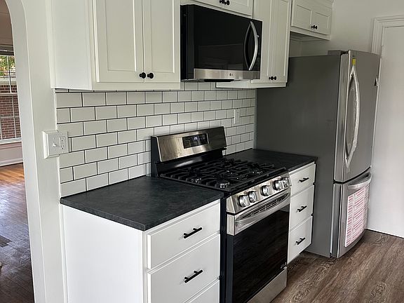 5th image of 1430 Derby Dr NW