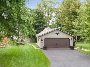 13736 Indian Beach Rd, Spicer, MN 56288