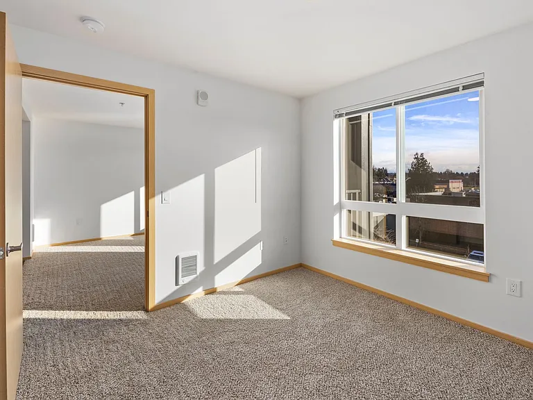 Ovation at Meeker 55+ Senior Apartments — Photo 44