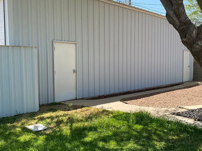 1702 Bonham Ave — Photo 22
