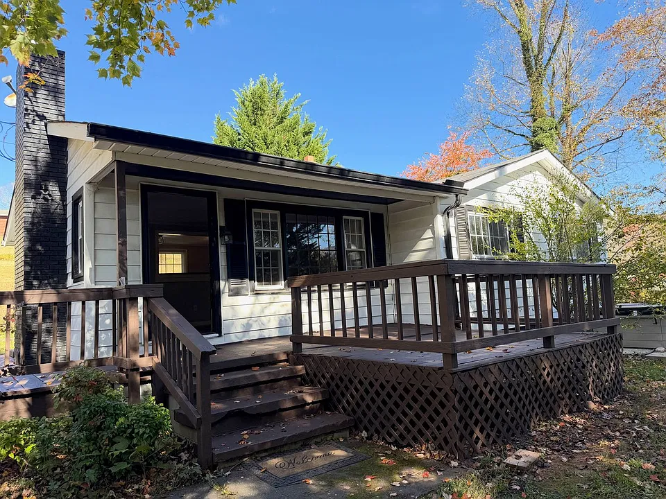 11 Skyview Park Dr