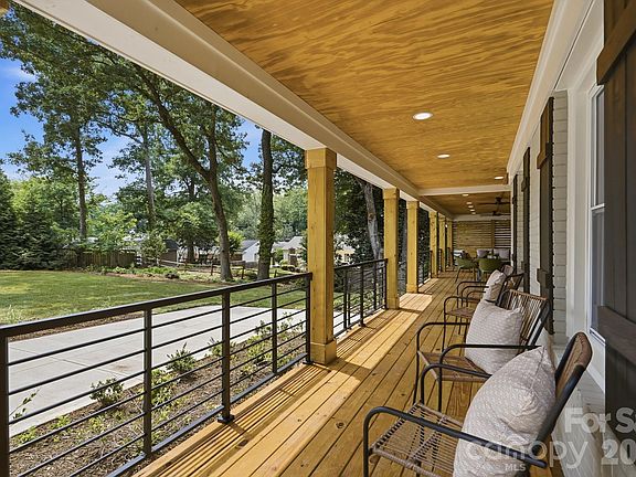 5th image of 3800 Lovett Cir