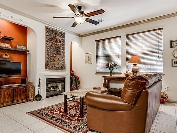 Spacious living room with convienient gas fireplace
