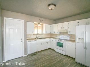 222 S 185th Ave E, Tulsa, OK 74108