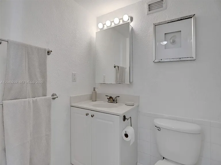 2501 S Ocean Dr #605 — Photo 13