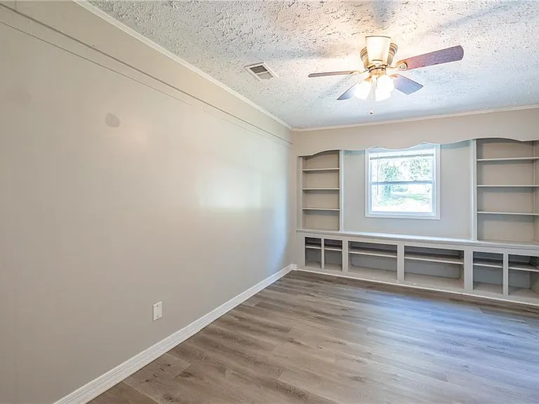 2945 Belvedere Ln — Photo 19