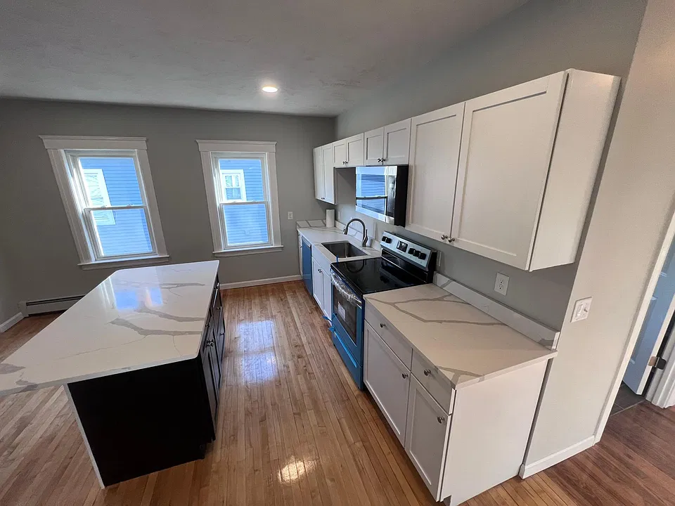 52 Schofield Ave #2