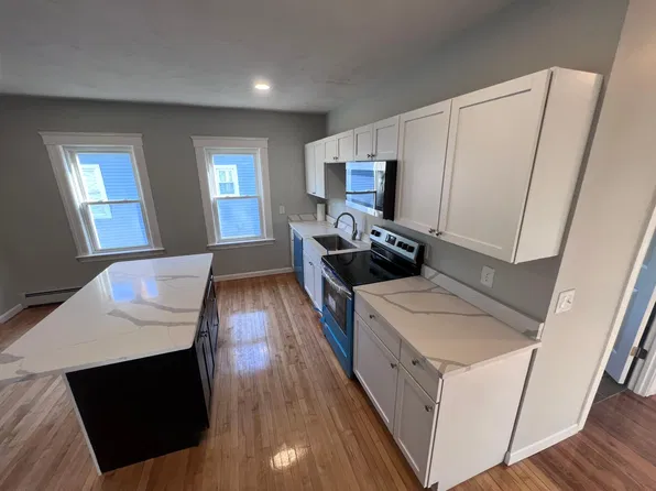 52 Schofield Ave #2, Dudley, MA 01571