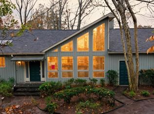 190 Valley Cv, Sandy Springs, GA 30350