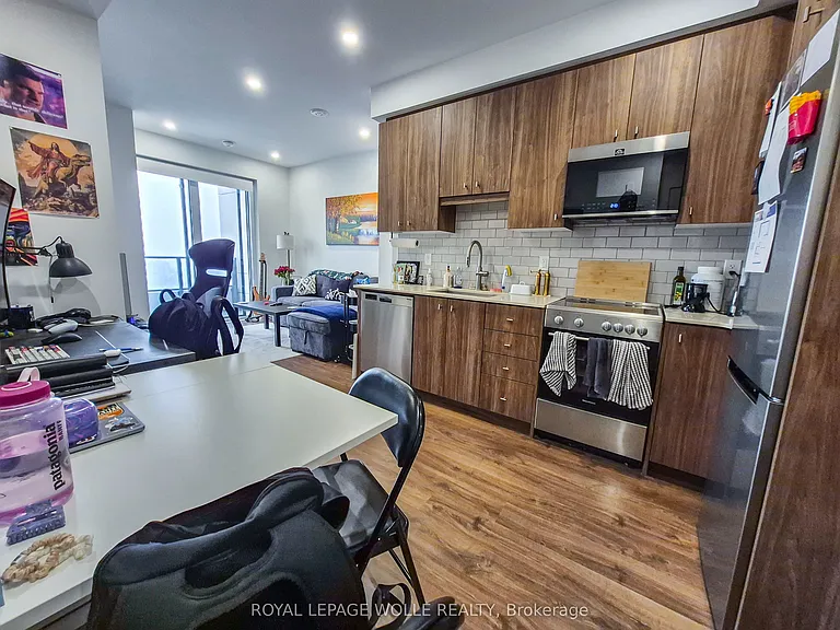 15 Wellington St S #2504 — Photo 6