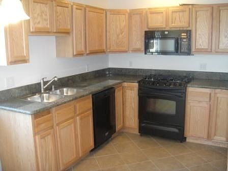 2nd image of 44218 Fenhold St