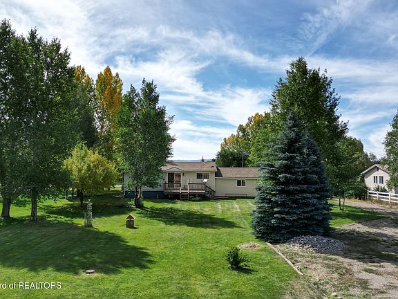 4th image of 79 Twin Cliffs Rd