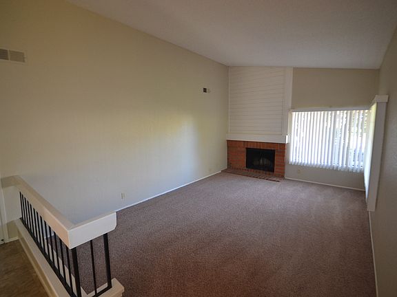3rd image of 125 Wildberry Ct