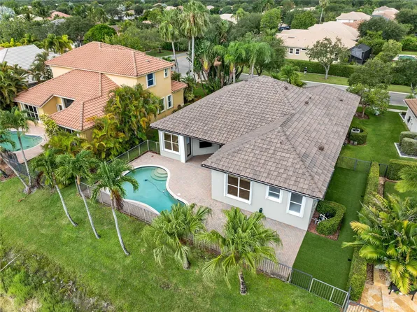 7098 NW 111th Terrace, Parkland, FL 33076