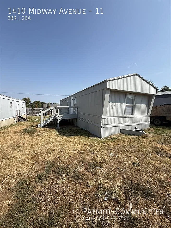 2 bed, 1056 sqft, $950 — Photo 1