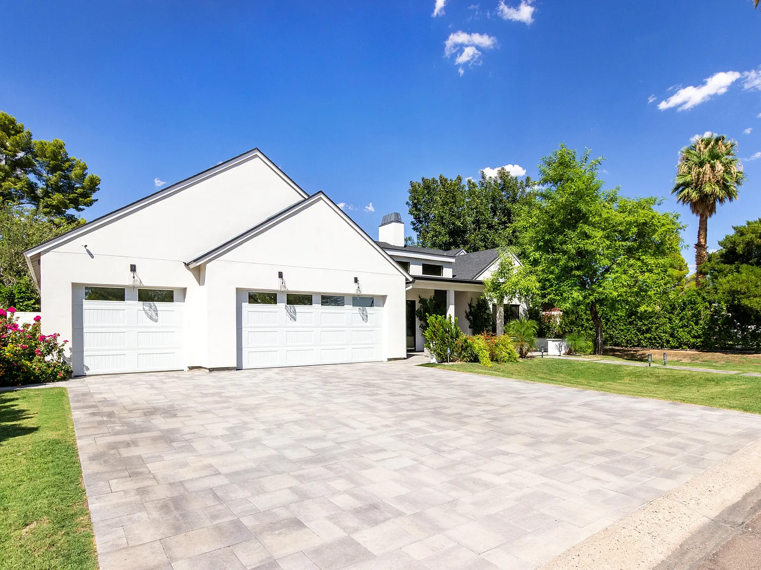 5 bed, 5.5 bath, 4647 sqft, $25,000 — Photo 3
