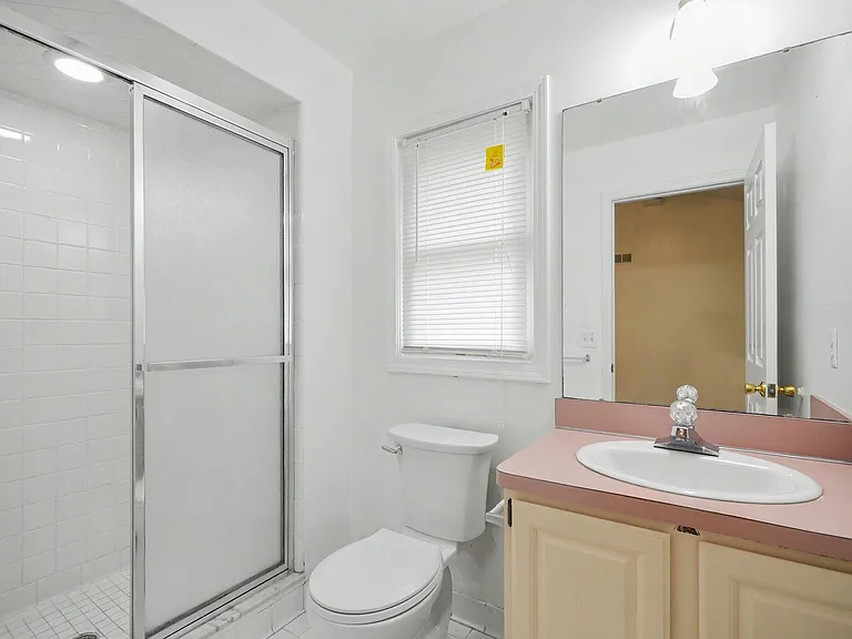 456 Essex Dr — Photo 16