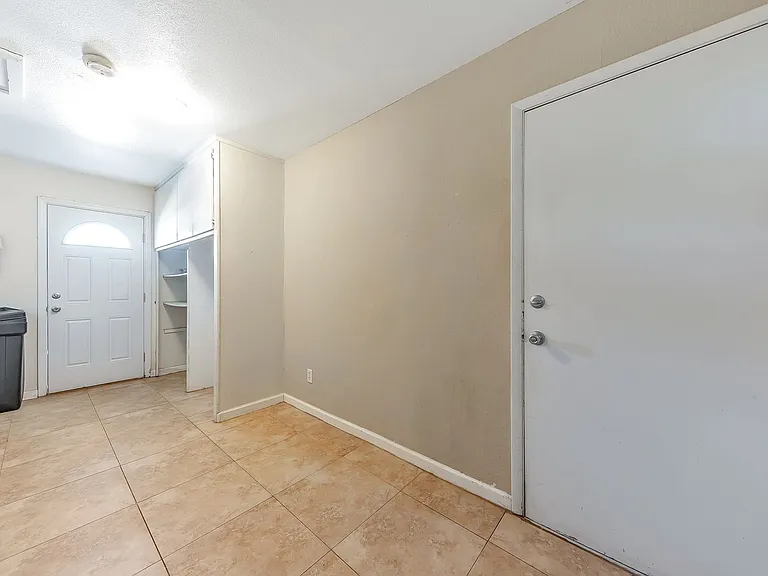 505 E Carson Dr — Photo 10