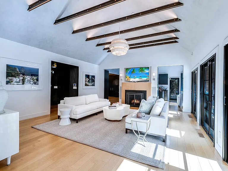 65 Mill Hill Ln — Photo 5