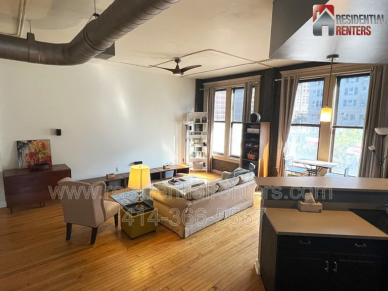 108 W Wells St #2D — Photo 5