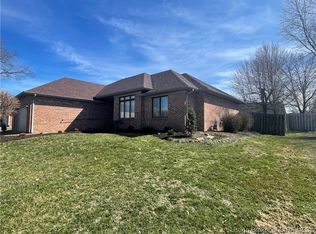 2200 Twinbrook Dr, Sellersburg, IN 47172