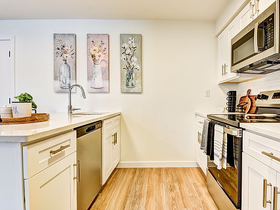 4th image of 13 Park Ave #1