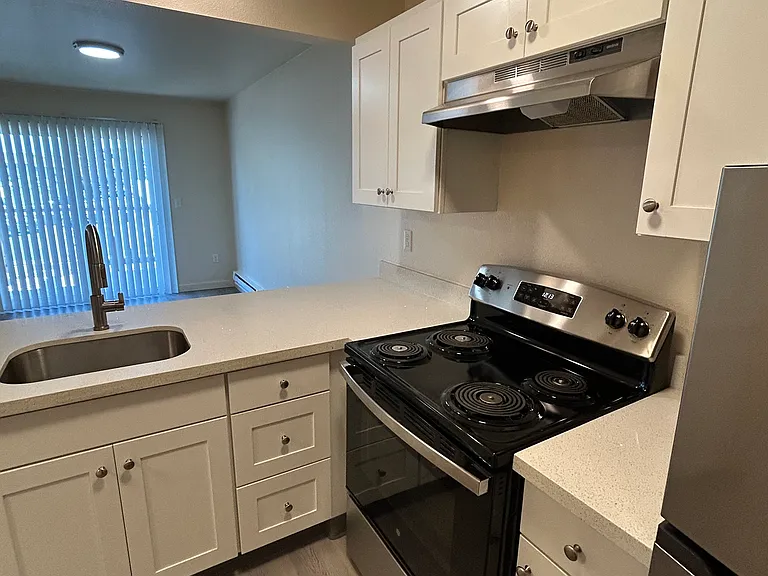 Washington Park Apartments — Photo 25