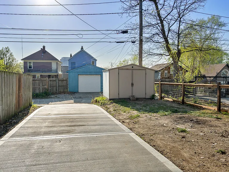 2754 Holmes St — Photo 17