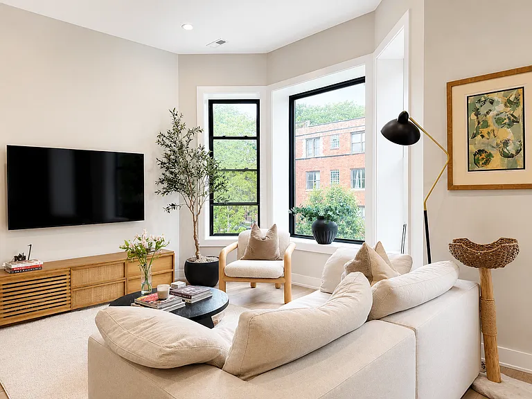 1309 N Rockwell St #2 — Photo 8