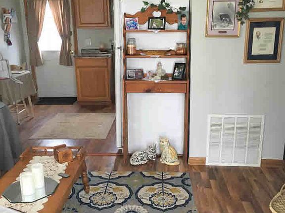 3rd image of 8217 Maison Ct