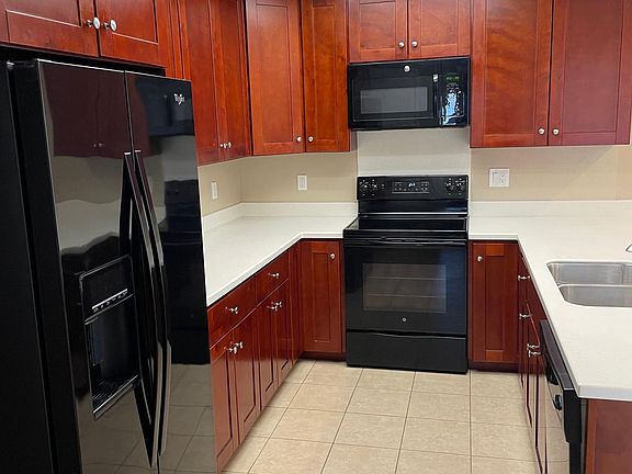 3rd image of 3724 Edgefield Dr