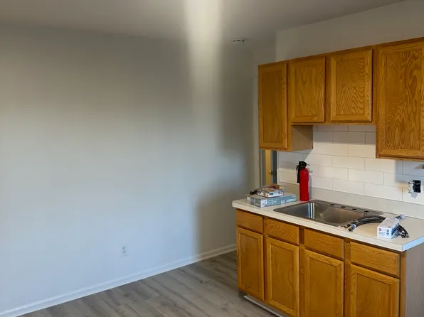 677 Hope St #2B, Stamford, CT 06907