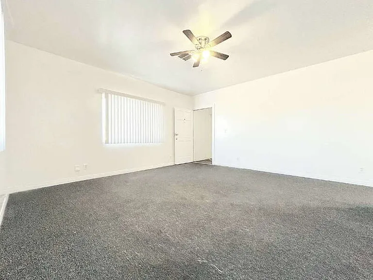 8251 S San Pedro St #4 — Photo 18