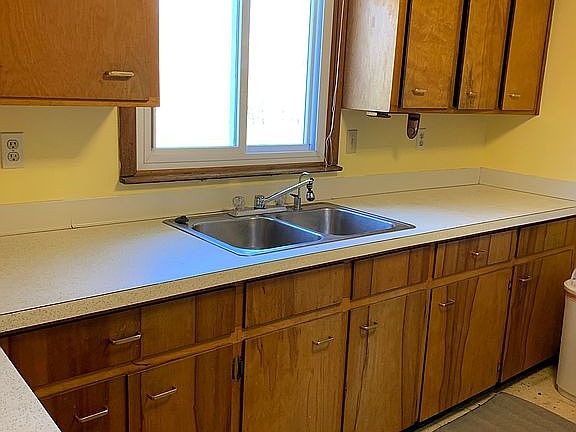 apt 3 kitchen