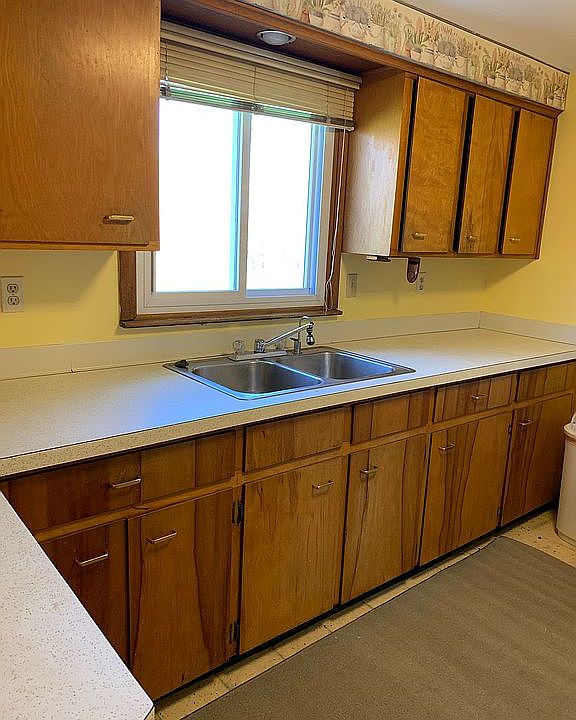 apt 3 kitchen