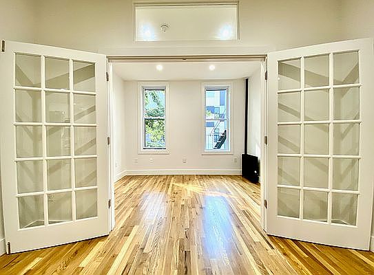 5th image of 1420 Dekalb Ave APT 2R