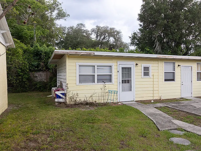 220 N Adelle Ave — Photo 4