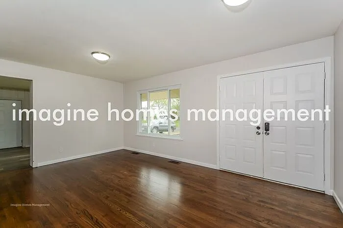 5365 Butler Hill Estates Dr — Photo 3