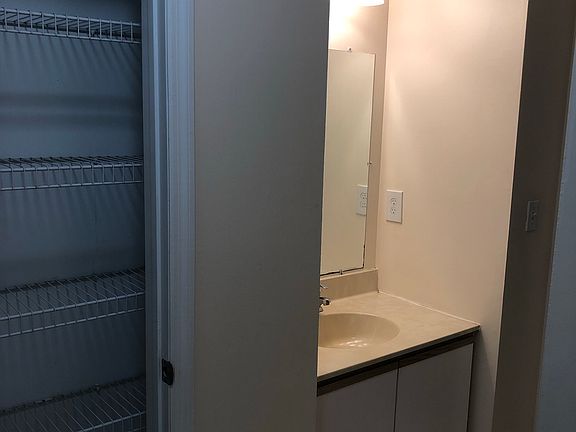 Full Bath Level 2