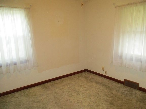5th image of 328 W Coyner Ave