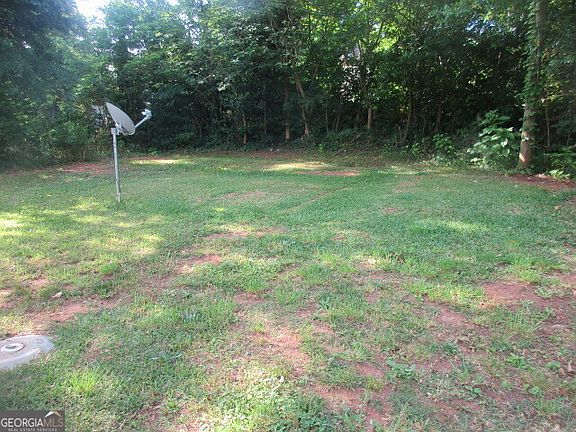 4th image of 184 Poplar St