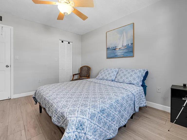 415 NE 2nd St #209 — Photo 15